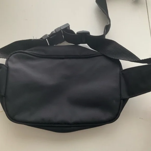 Vintage 1990’s Walt Disney World Black Fanny Pack Mickey Mouse embroidered logo - Picture 3 of 8